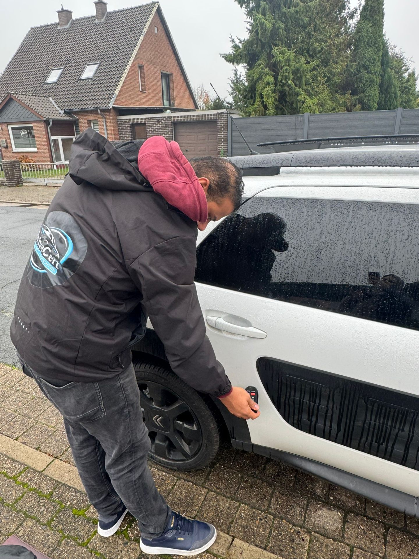 DriveCert Gutachter bei der Arbeit